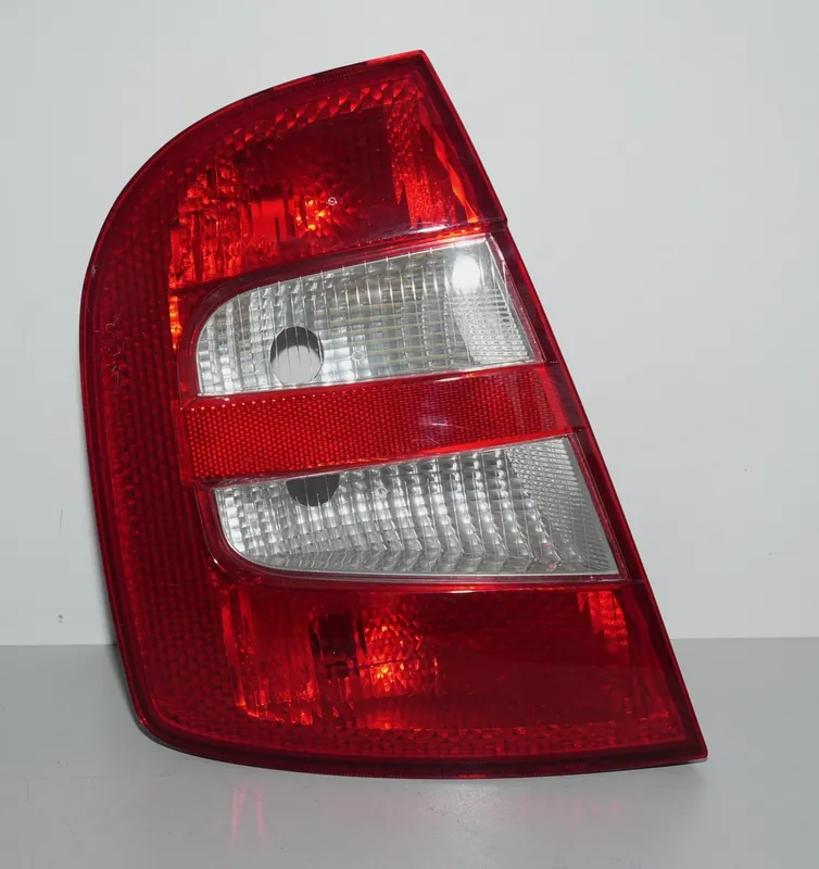 Levé zadní světlo Fabia I do r.v. 2004 Hatchback 6Y6945111B - použité Poslední Šance