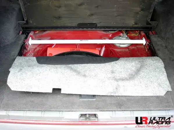 Rychlé Dodání Rozpěrná tyč Ultra Racing Volvo 850 turbo OBD 2 kombi - zadní horní