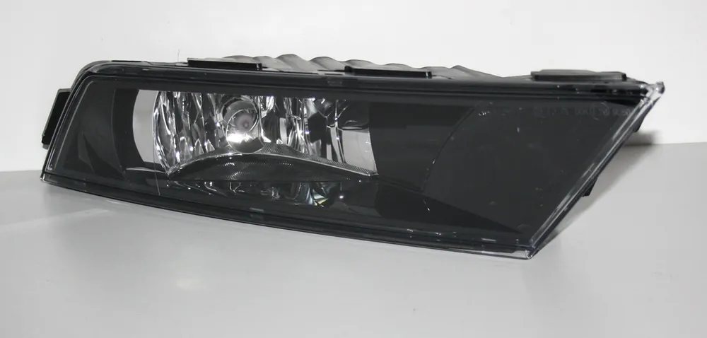PP mlhové světlo Škoda Superb III - černé 3V0941700A - Hella Bezpečná Platba