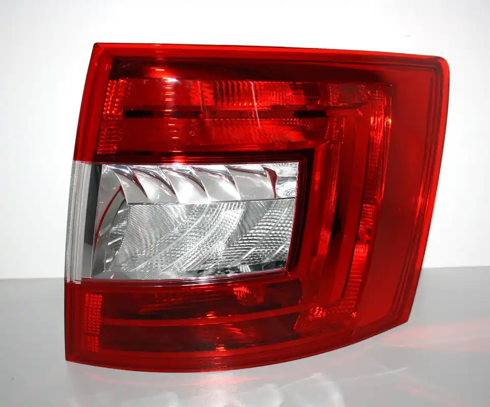 Pravé zadní světlo Octavia III kombi 5E9945112 - Autopal Oblíbený