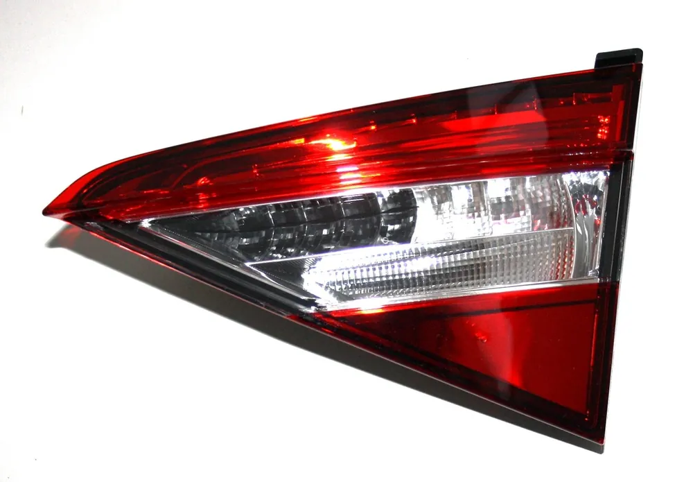 Objednat Nyní Světlo PZ vnitřní Superb III liftback 3V5945308B - autopal