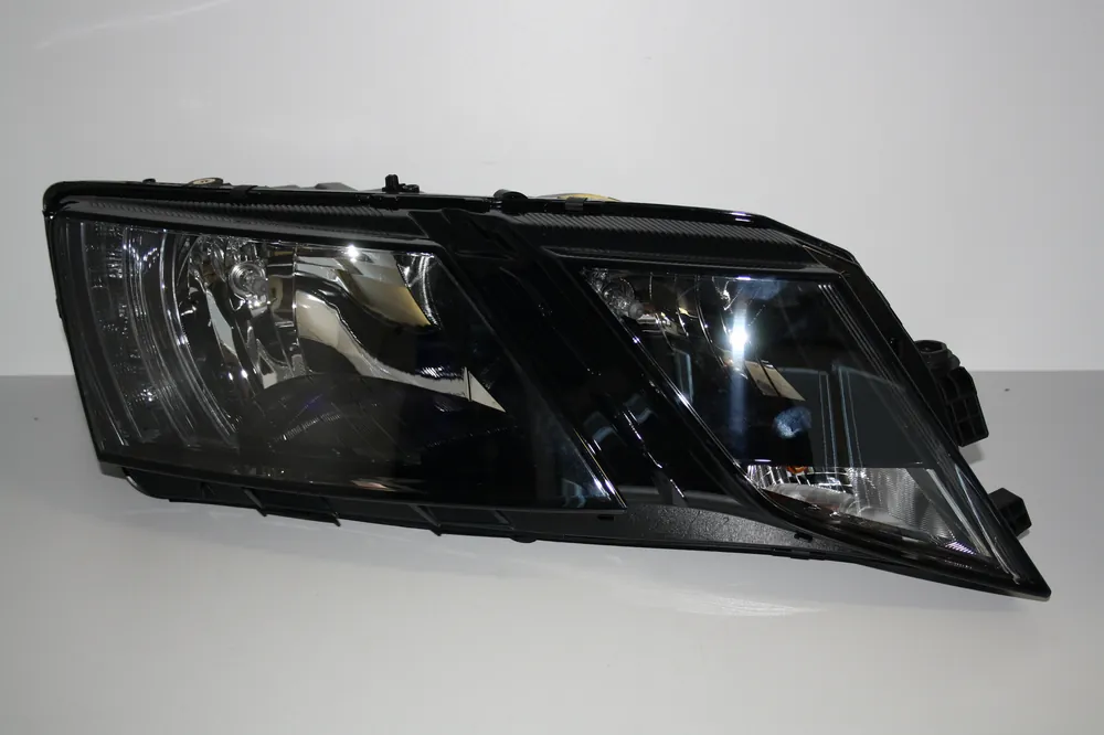 Finální Výprodej Světlomet pravý přední H7+H7 s LED Octavia III facelift 5E1941016C - MM