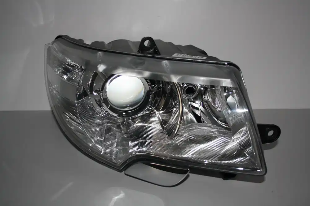 P světlomet H7+H3 Škoda Superb II 3T1941018C - Hella Ihned K Objednání