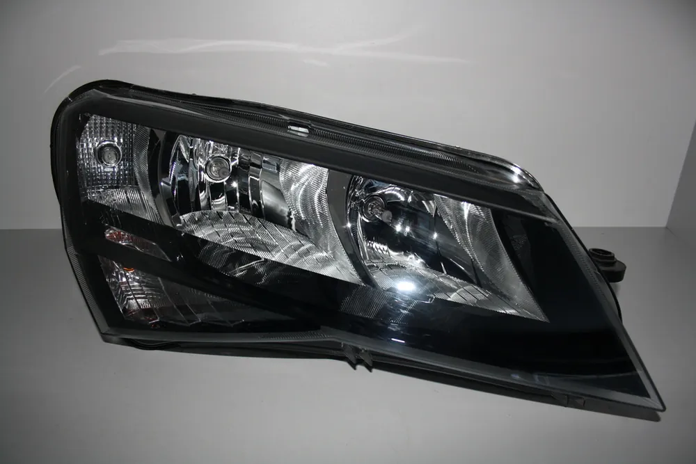 Vrácení Zdarma Pravý světlomet H7+H7- Škoda Superb III