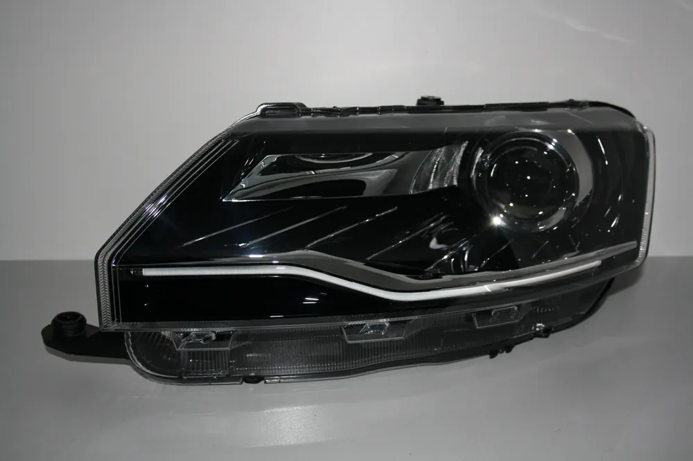 Levý xenonový světlomet s LED 5JB941015C - Škoda Rapid facelift Dokud Zásoby Vydrží