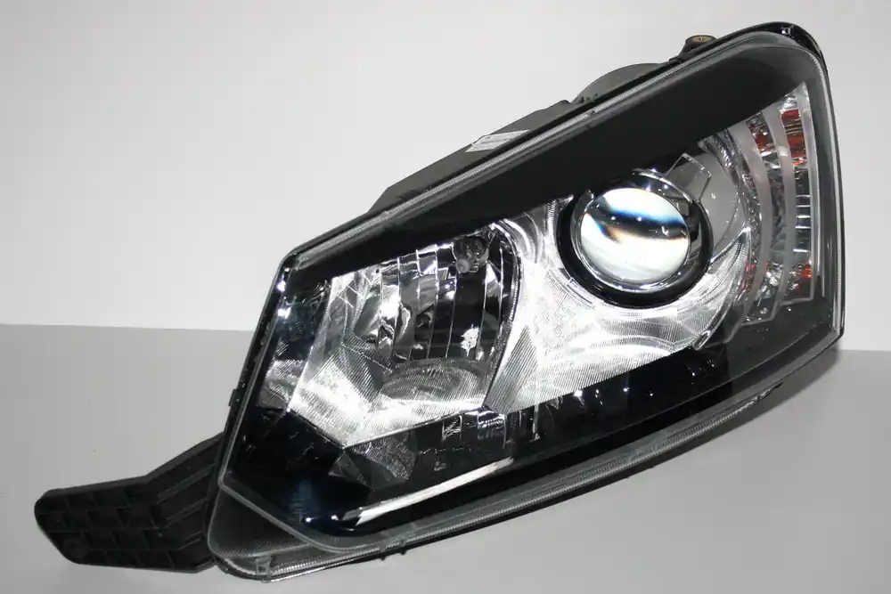 Aktuální Světlomet levý přední XENON - Yeti facelift