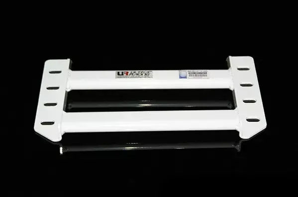 Doprava Zdarma Rozpěrná tyč Ultra Racing BMW E92 / E93 335i (07-10) - středová spodní H výztuha