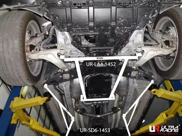 Rozpěrná tyč Ultra Racing Infiniti FX35 3.5 4WD (09-) - přední spodní H výztuha Nejlepší Cena