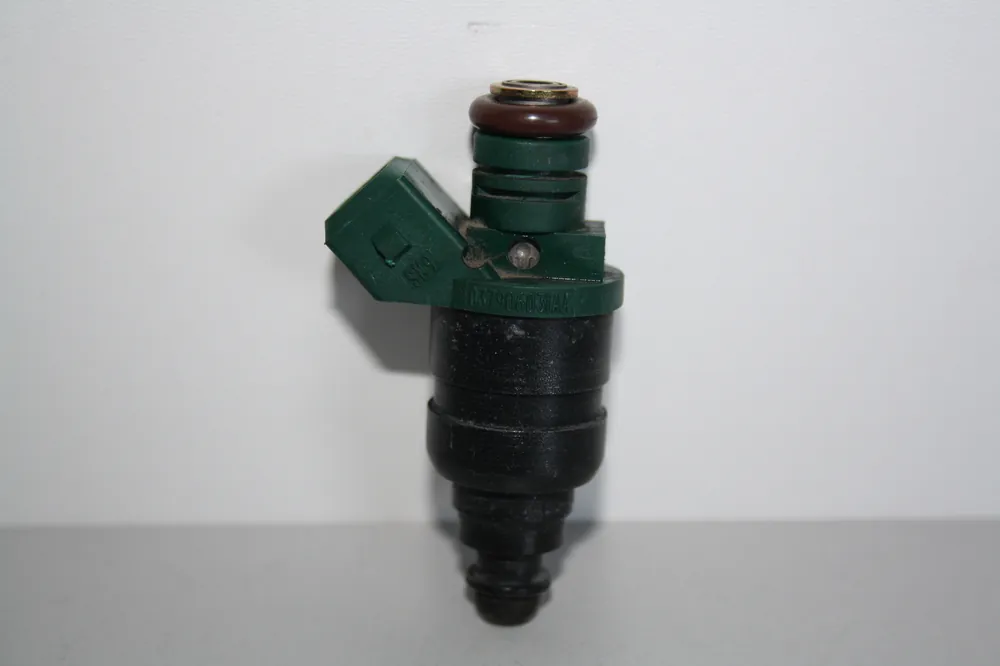 Sezónní Sleva Vstřikovací ventil 037906031AA pro 1.6i 74 kw - použitý