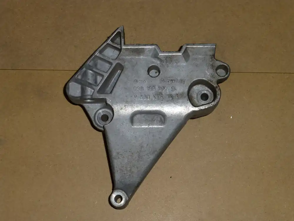Sezónní Sleva Držák motoru 03G199207G - použitý