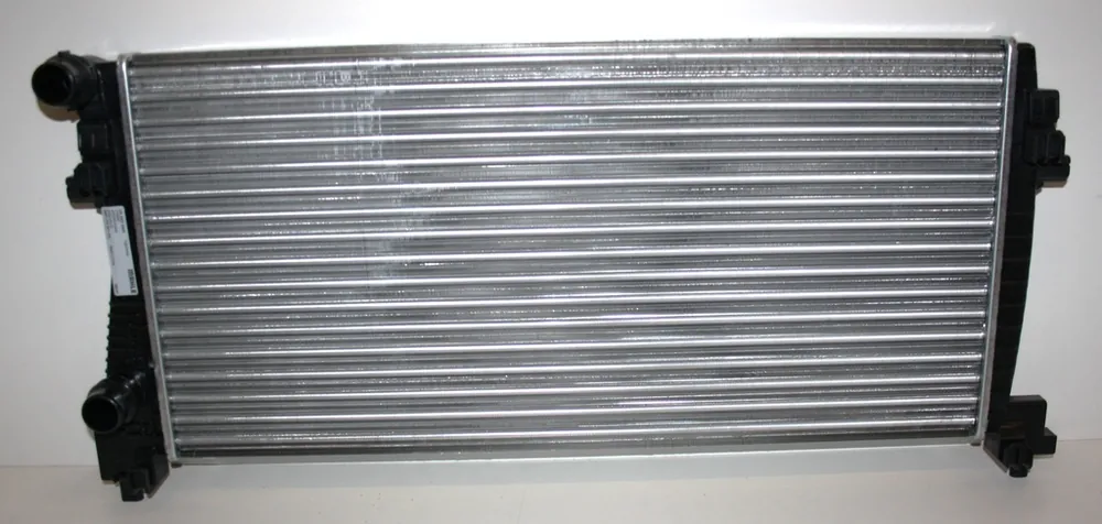 Zlevněný Chladič vody 650x320x24 5Q0121251EC - Hella-Behr