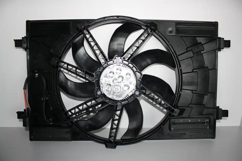 Bezpečná Platba Ventilátor chladiče 5Q0121203CP