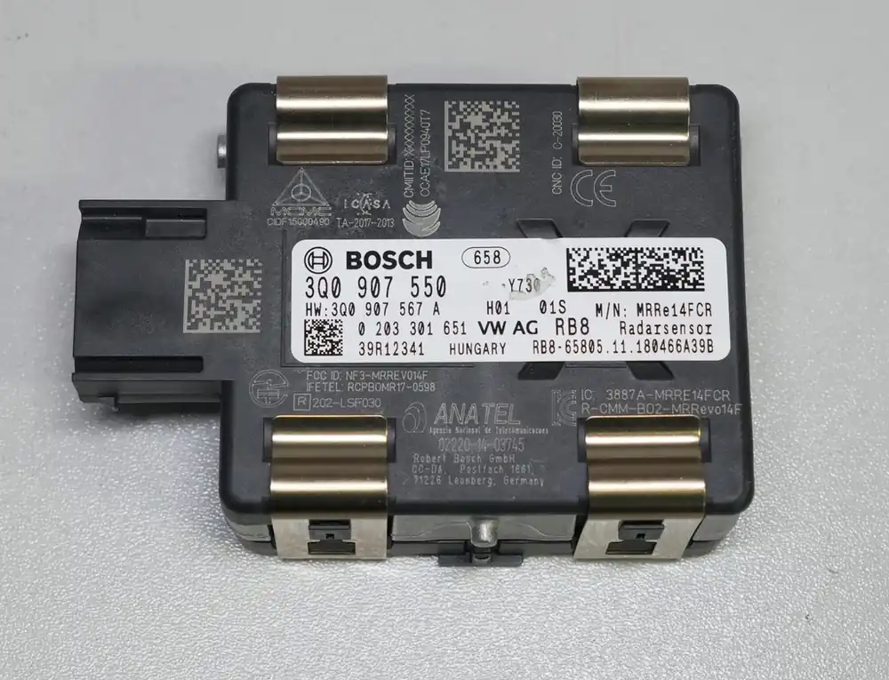 Objednat Nyní Čidlo radaru ACC pro Superb III 3Q0907550- originál